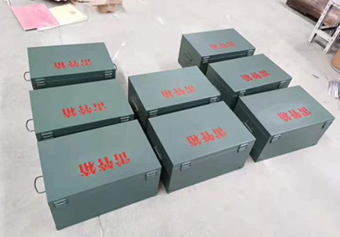 泌阳炸药箱和雷管箱一般是怎么存放的？